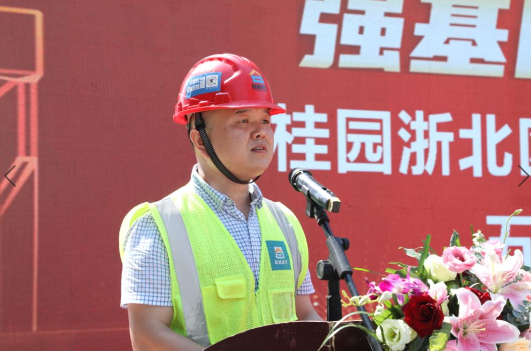 先锋人物丨大智若愚，做一名腾越建筑的“移山人”